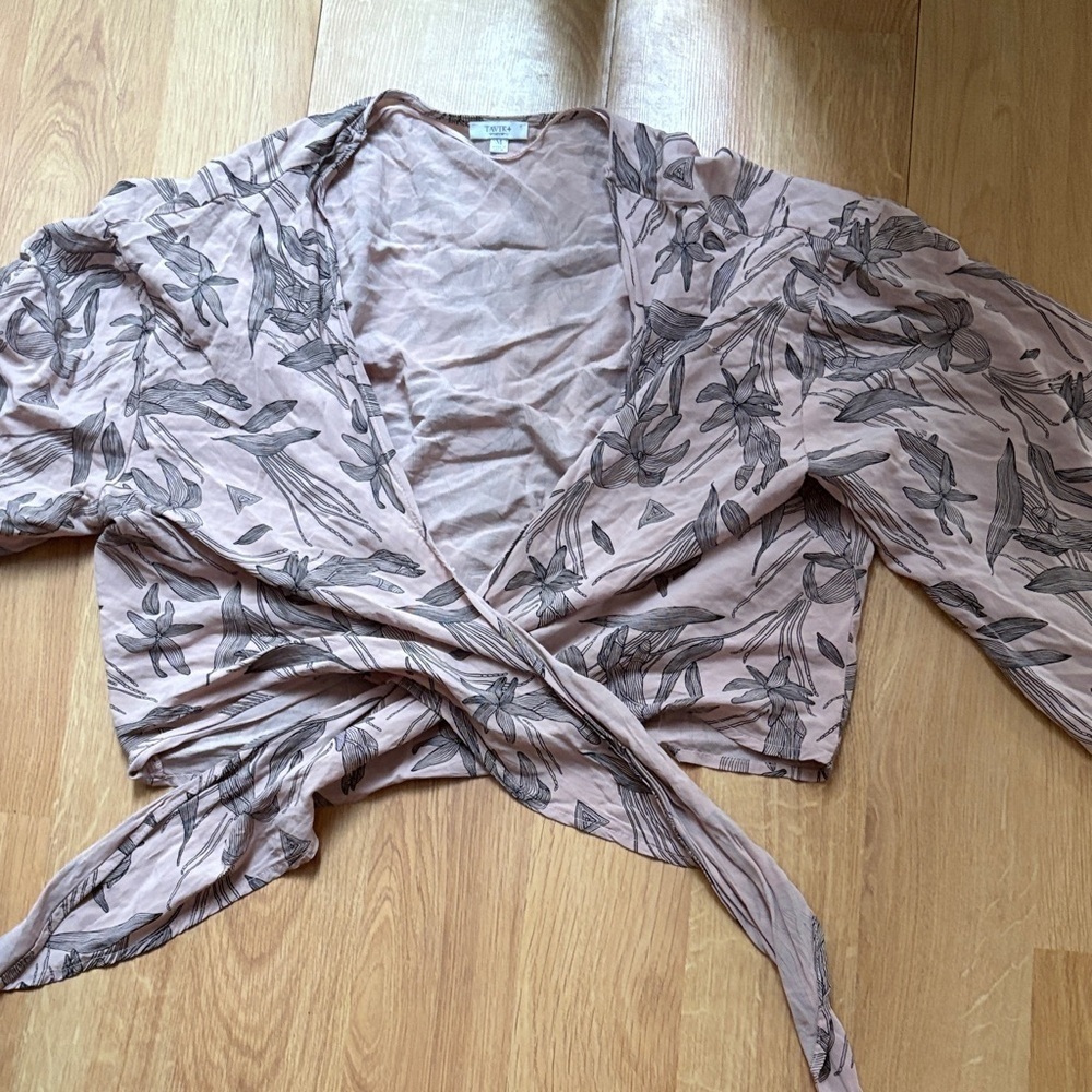 Tavik Women's Pink and Gray Top tie front floral open M blouse